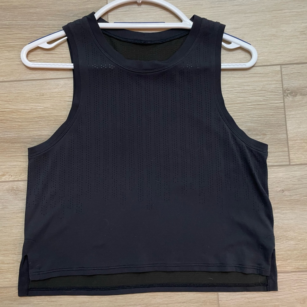 Black Womens Lululemon Mesh sleeveless Top size 4